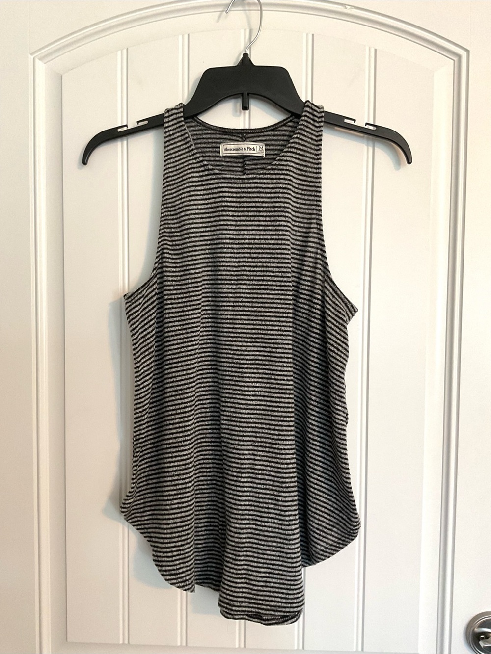 Abercrombie & Fitch Women’s Racerback Black and Grey Striped Tank Size Medium - Picture 5 of 8